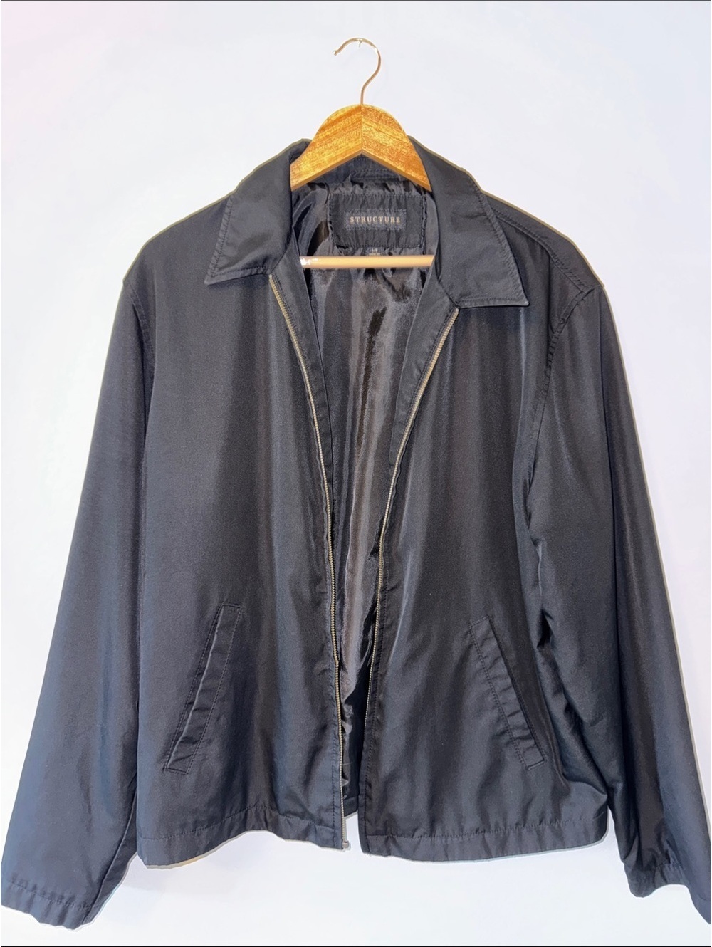 Large Structure Vintage men's black lightweight zip-front jacket